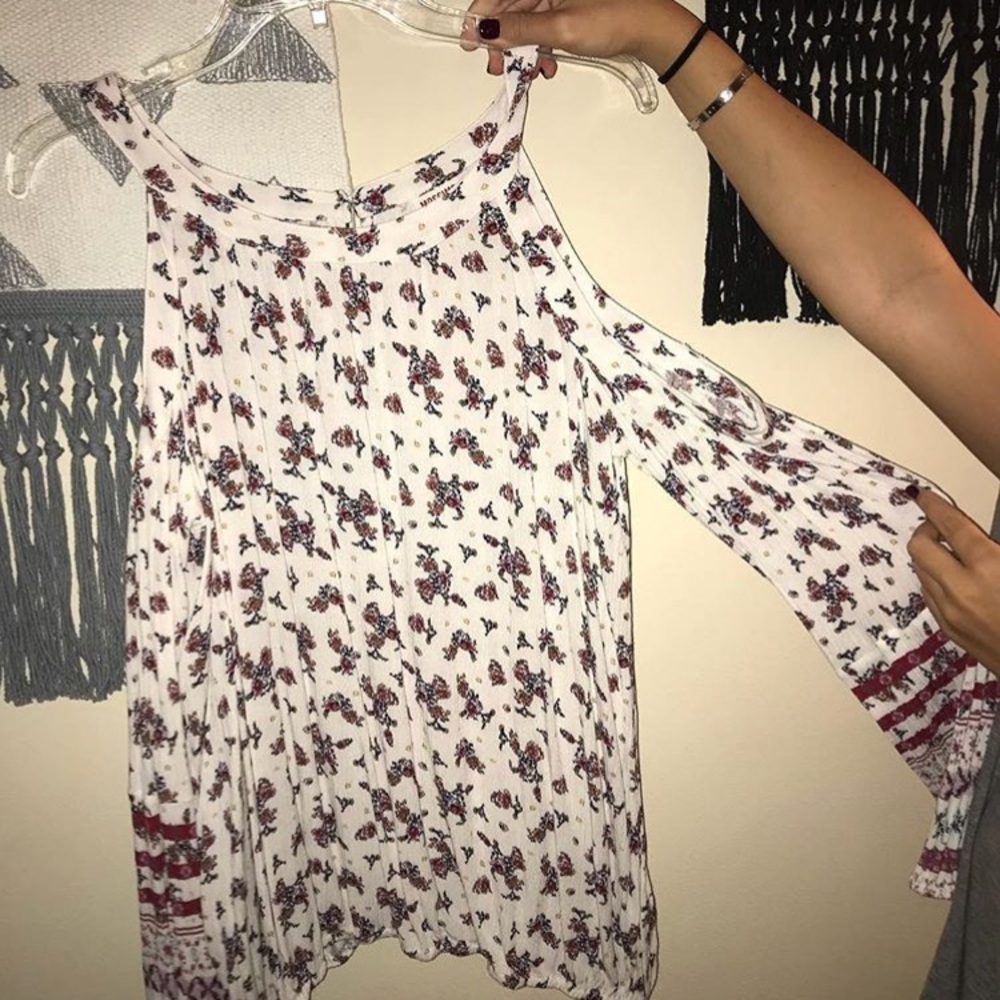 open shoulder floral target top